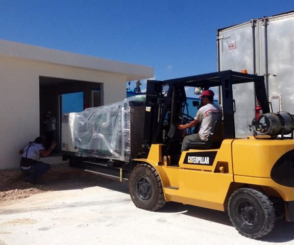 Especialistas en maniobras de precisión, manejo de maquinaria industrial y cargas pesadas. Ofrecemos servicios de rigging, Millwright montaje levantamiento y posicionamiento preciso de equipos. Maniobra de precisión, Especialistas en Transferencia de Planta Industrial USA a México, maquina y líneas de producción, movimiento, transportación y embalaje de maquinaria industrial, Mudanza de maquinaria, Reubicación de planta EUA - México, Equipos industriales: instalación, reubicación y remoción, Servicios de logística de transporte. Trabajamos en Tijuana, tenemos alcance en San Diego, Los Ángeles, Mexicali Tecate Hermosillo Monterrey Coahuila Torreón Saltillo Chihuahua Ciudad Juárez Guanajuato León Silao Querétaro Reynosa Nuevo Laredo Guadalajara Nogales entre otras más ciudades.